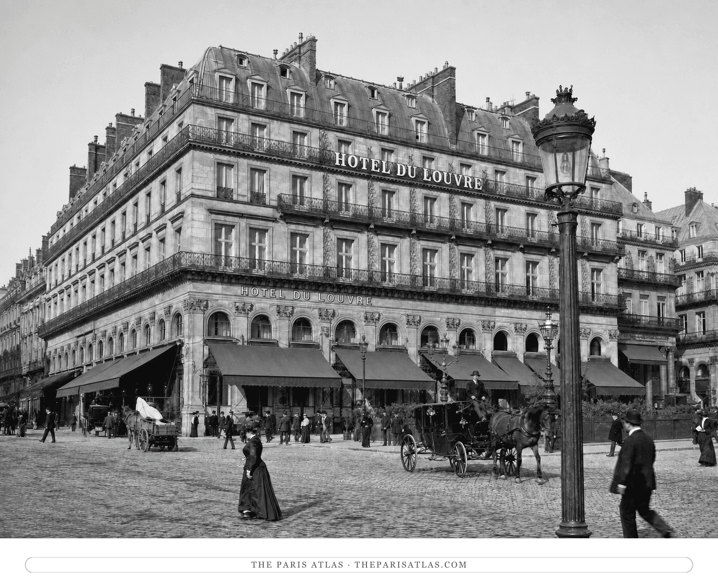 Black-and-white reconstruction of the Hôtel du Louvre and horse-drawn traffic around 1898