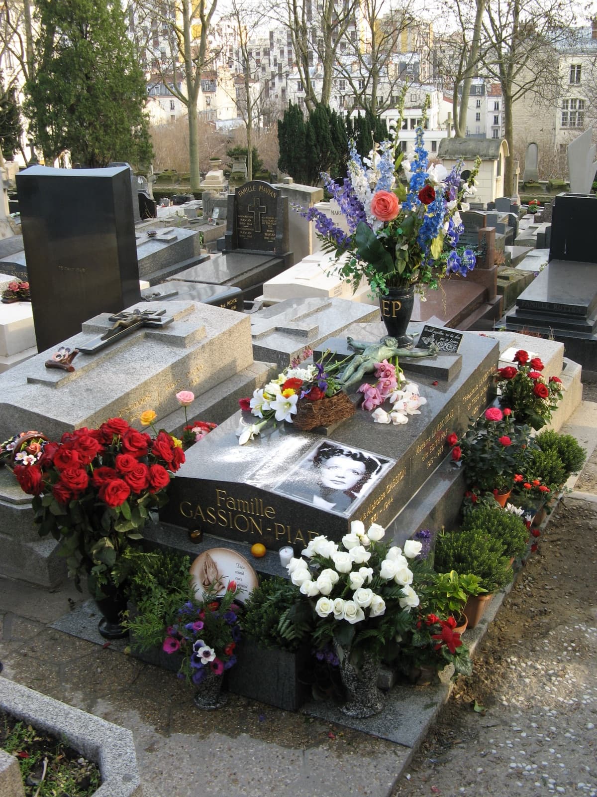 Édith Piaf's grave at Père-Lachaise cemetery