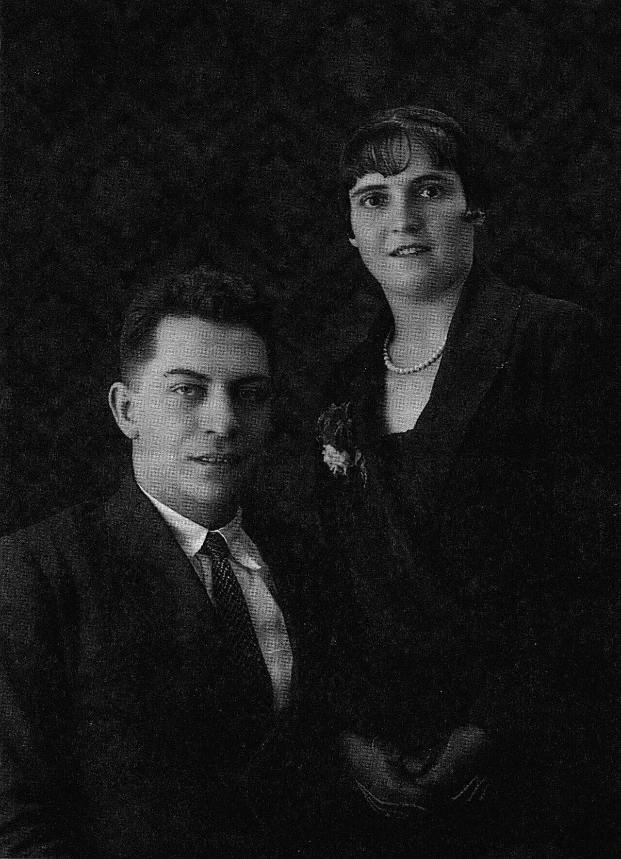 Manuel Chaves Nogales with his wife, Ana Pérez Ruiz, in Madrid, 1923.