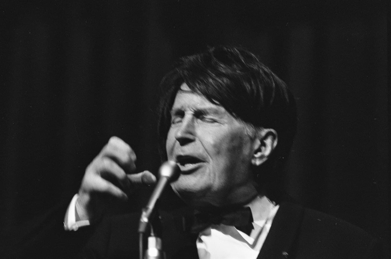 Maurice Chevalier arriving in the Netherlands in February 1968