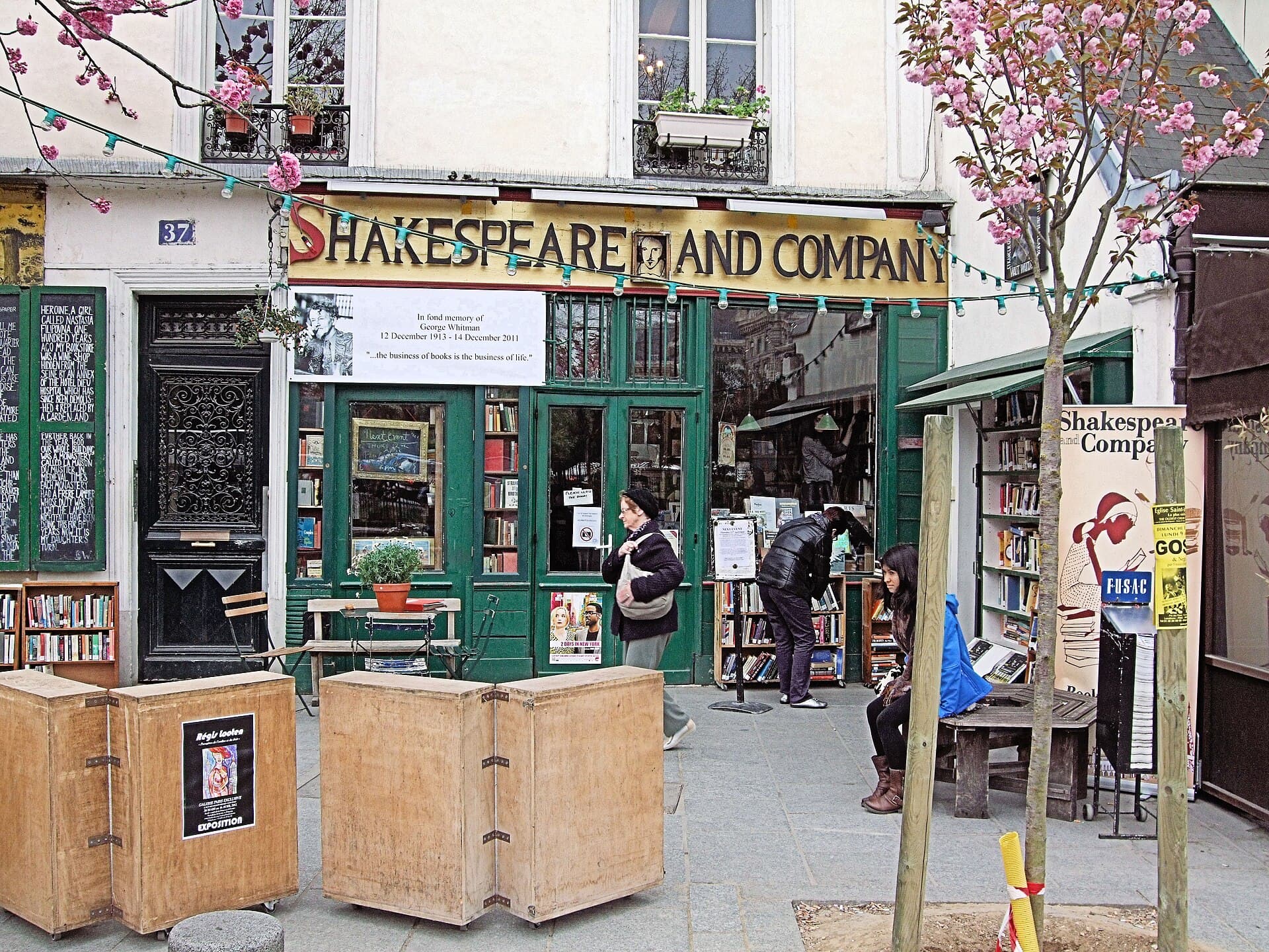 The yellow-and-green shopfront of Shakespeare and Company at 37 rue de la Bûcherie, photographed in 2012